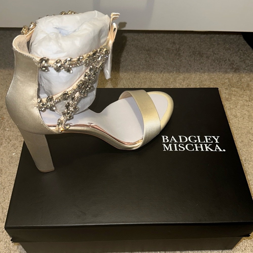 Badgley Mischa Everafter Embellished Block Heels in Ivory size 8.5